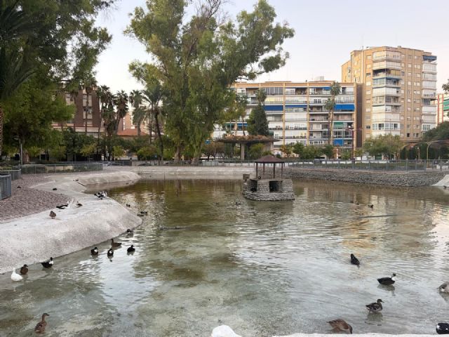 Finalizan las labores de limpieza y mantenimiento del lago del Jardín del Salitre