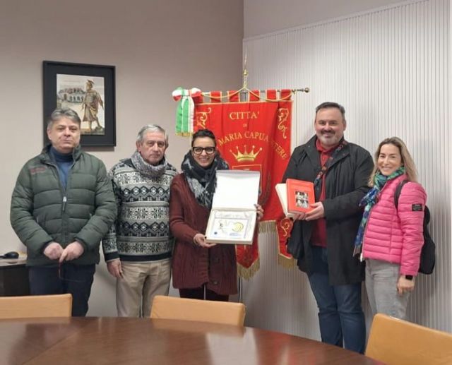 Visita y homenaje de dos murcianos a Santa Maria Capua Vetere, la cuna de la familia de Francisco Salzillo