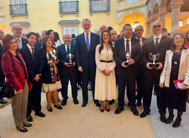 El Gobierno regional, con la Universidad de Murcia, la Universidad Católica y el doctor Ripoll, en la entrega de los Premios Nacionales del Deporte