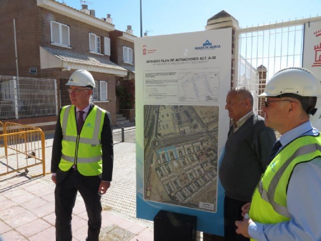 Aguas de Murcia trabaja en la rehabilitación de la red de abastecimiento de varias calles de El Puntal