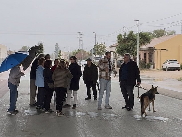 Destrozos, robos y amenazas a mujeres mayores en Santiago el Mayor