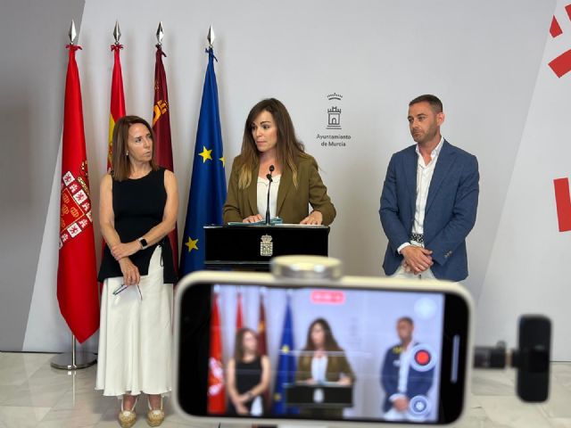 El Ayuntamiento de Murcia aprueba la adquisición de un nue-vo vehículo patrulla rural híbrido enchufable para la Patrulla Ecológica de la Policía Local