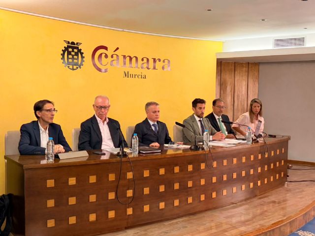 El Gobierno regional reunirá a los técnicos municipales para acelerar la implantación de las medidas del Decreto-Ley de Vivienda Asequible