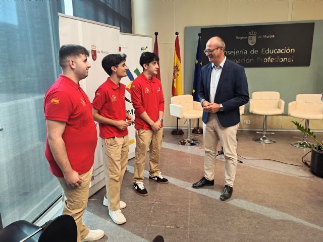 Tres alumnos de la Región representan a Espa&ntilde;a en las competiciones mundiales de FP 'WorldSkills' Shanghái 2026