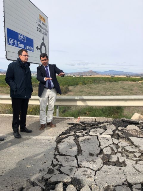 Reparan la carretera de la pedanía murciana de Zeneta afectada por la DANA