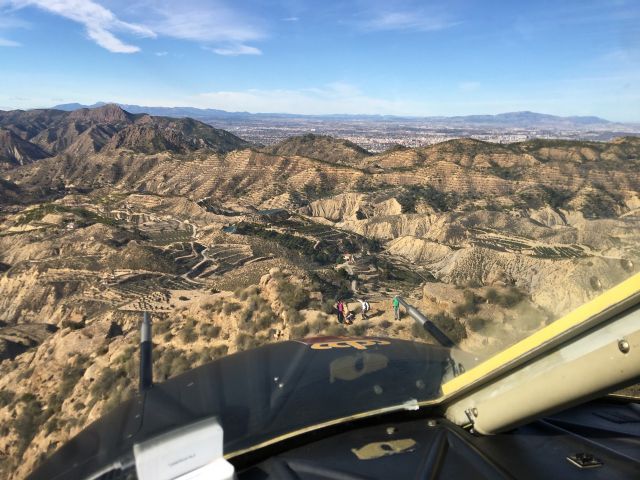 Rescatan en helicóptero a una senderista accidentada en el paraje Los Mamellones