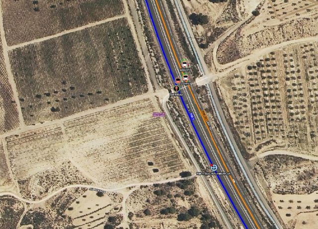 Servicios de emergencia atienden a los heridos en accidente de tráfico múltiple por alcance ocurrido en la RM-1 Pk 20,600 en Murcia
