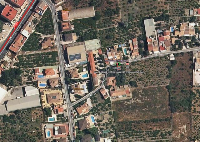 Dos personas afectadas por inhalación de humo en el incendio de la cocina de su vivienda en Aljucer