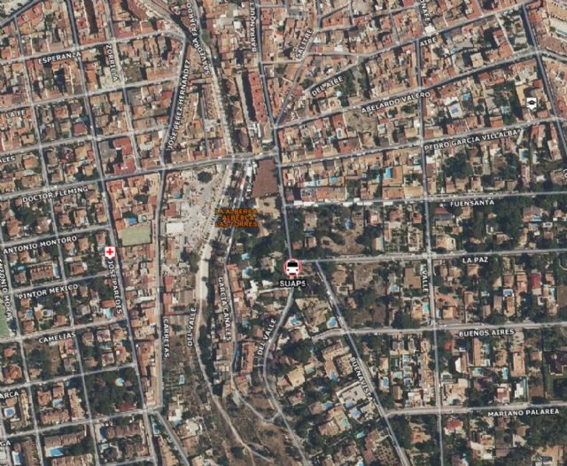 Un herido en un accidente de tráfico al colisionar un coche y un ciclista en la Carretera del Valle en la Alberca