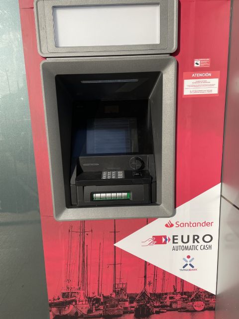Correos instala un cajero automático en la Oficina Principal de Correos de Murcia