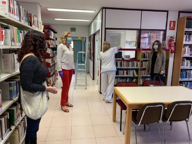 El Ayuntamiento prepara la apertura de las Bibliotecas de Murcia con un operativo especial de limpieza