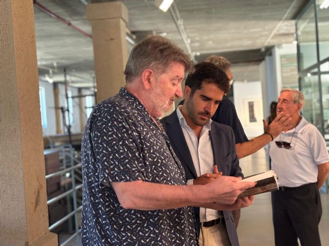 Joaquín Bérchez inaugura en Murcia 'Al compás del objetivo (1989–2022)', una exposición fotográfica que transforma la arquitectura en experiencia estética