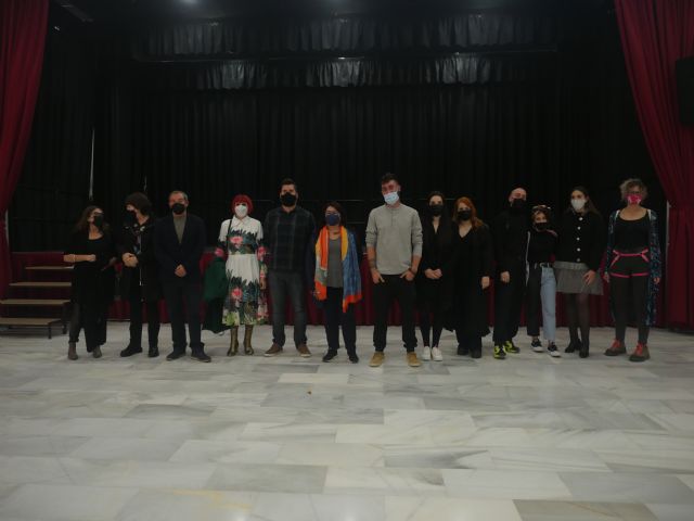 Tóbal Sánchez y Raquel Ramos, ganadores del CreaMurcia en las categorías de diseño gráfico y moda