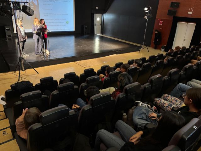 Murcia se suma a la campaña 'GRITA' para prevenir el suicidio adolescente