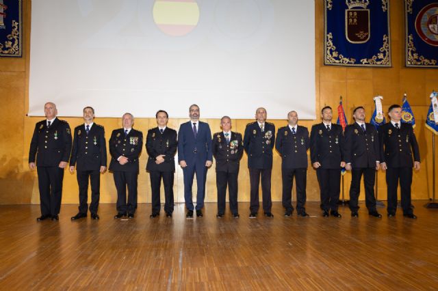 Lucas reafirma el compromiso de la Policía Nacional y la Delegación del Gobierno con Cartagena en la conmemoración del 202 aniversario del Cuerpo