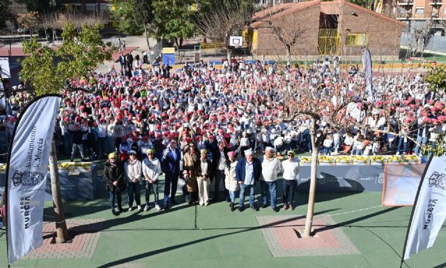 Una gran voz unida de 1.200 alumnos del municipio resuena con fuerza en solidaridad con los niños y adolescentes enfermos de cáncer
