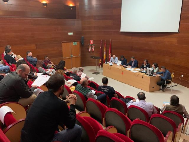 Los empleados municipales que tengan que cuidar de menores o mayores dependientes podrán flexibilizar su jornada laboral siempre garantizando la prestación de los servicios públicos