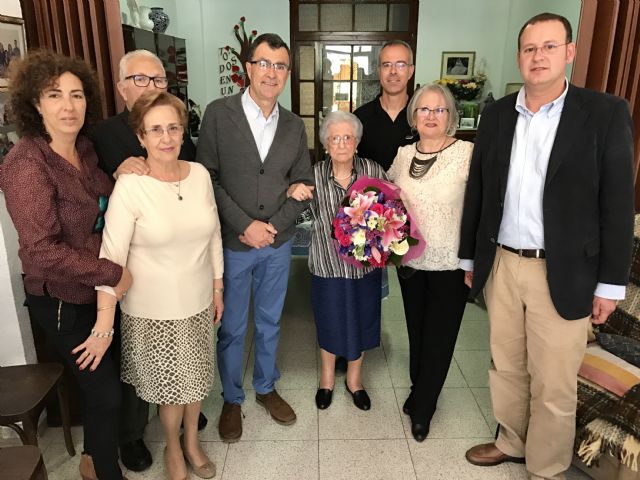 La abuela de Espinardo celebra su 102 cumpleaños en plena forma