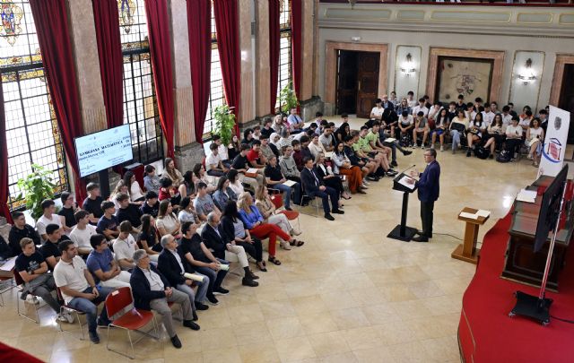 El Ayuntamiento premia a los cuatro equipos ganadores de la I Gymkhana Matemática: Ciudad de Murcia 1200