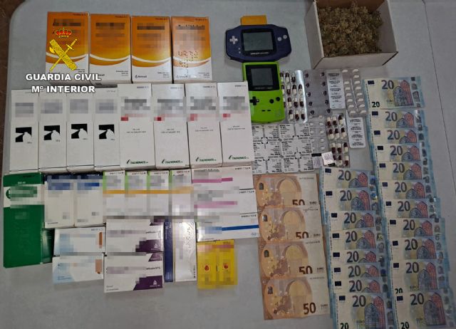 La Guardia Civil detiene a un joven  por vender marihuana y ansiolíticos a menores de edad