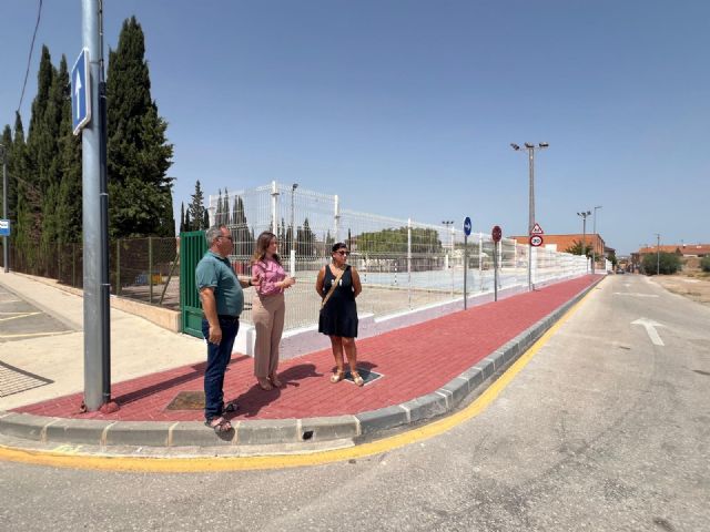 Sangonera la Verde estrena nueva acera junto al CEIP Nicolás de Raya mejorando la seguridad escolar con una inversión de más de 38.000€