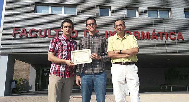 Dos jóvenes investigadores de la UMU se hacen con el primer puesto en concurso de Ingeniería de Control
