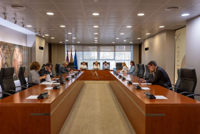 López Miras comparecerá el 21 de octubre para responder a las preguntas de los portavoces parlamentarios
