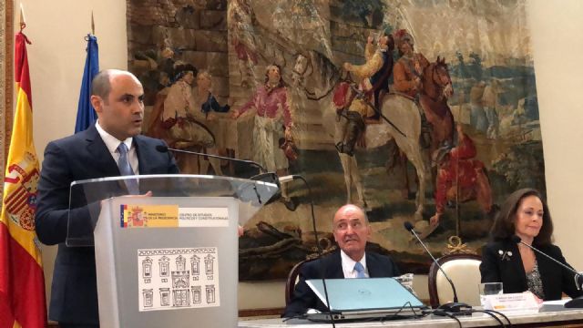 El profesor de la UMU Jerónimo Molina recibe el Premio Díez del Corral 2017 por su tesis doctoral