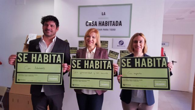 Conchita Ruiz Caballero asiste a la presentación de la Casa Habitada 'Innovación social, comunidad y personas sin hogar'