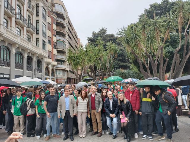 Más de 200 estudiantes resuelven enigmas sobre ciencia e historia de Murcia en la 'I Gymkhana matemática: edición Murcia 1200'