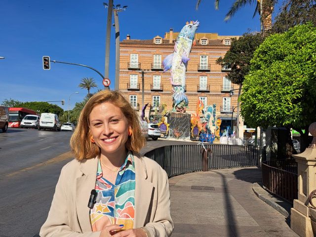 Elvira Medina defiende que las mujeres también puedan subir a las carrozas en el Entierro de la Sardina