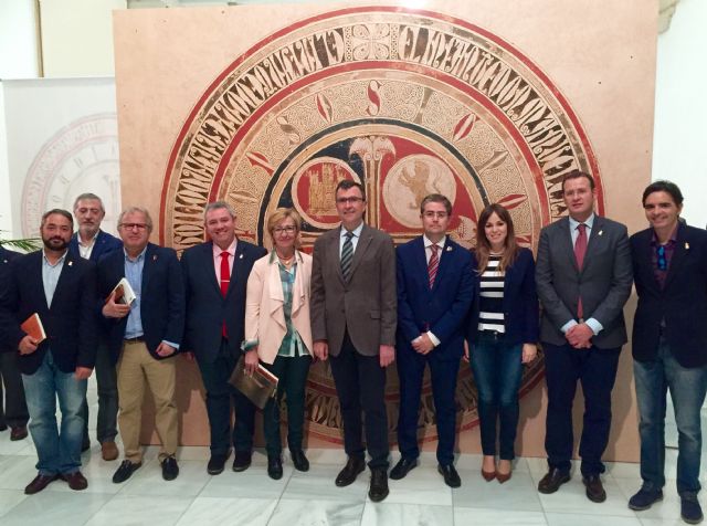 El Palacio Almudí muestra la evolución de la ciudad a lo largo de 750 años a través de documentos originales del Archivo Municipal