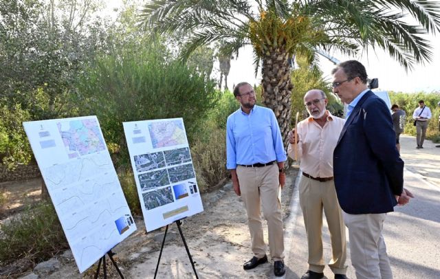 La mota izquierda del Río Segura renueva su iluminación con la instalación de 410 nuevas luminarias solares inteligentes