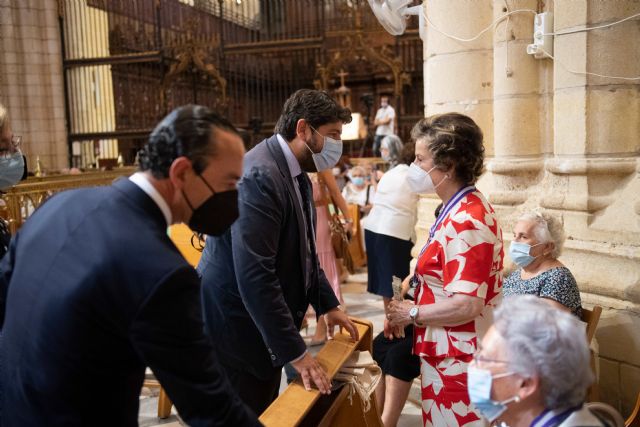 López Miras asiste a la misa en honor a la Virgen de la Fuensanta