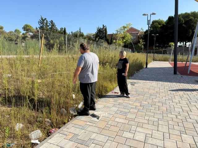 El PSOE exige acabar con la prórroga del contrato de jardines ante el deterioro de los parques, incluso los recién construidos