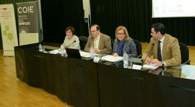 La Universidad de Murcia publica una guía de las salidas profesionales de sus titulaciones