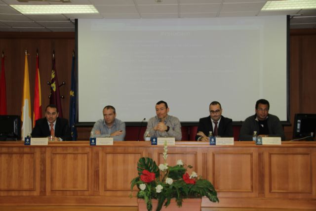 El Grado en Ingeniería de la UCAM celebra su patrón con una mesa redonda sobre 'Nuevos retos de la seguridad informática'
