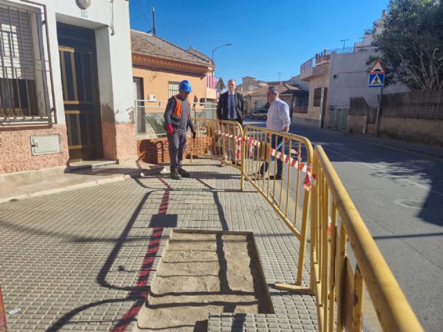 El Ayuntamiento realiza trabajos de renovación y mejora de asfaltado y pavimentación en 15 calles y avenidas de Sangonera la Verde