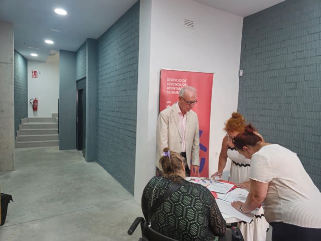 El Ayuntamiento de Murcia entrega las primeras viviendas del programa pionero de alquiler asequible de gestión municipal