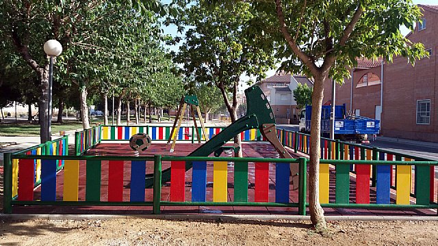 Aljucer cuenta con un nuevo y moderno parque infantil de 90 metros cuadrados adaptado a la normativa europea
