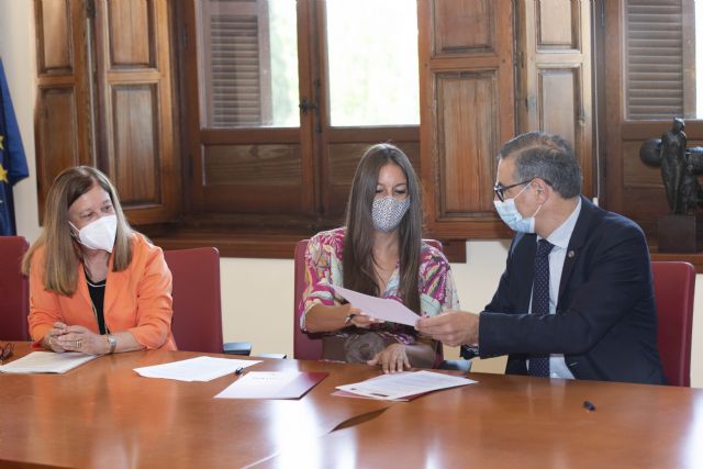 La UMU y el Colegio Profesional de Ambientólogos firman un convenio de colaboración