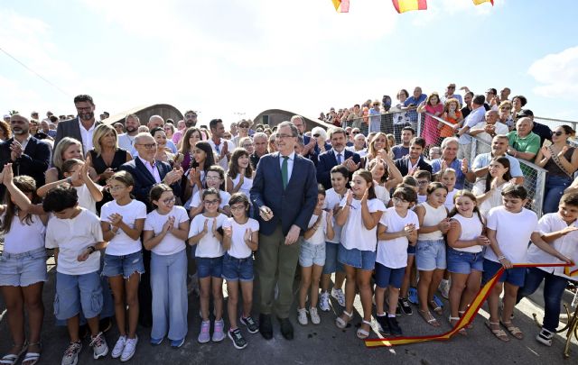 El Raal celebra la apertura de su nuevo puente