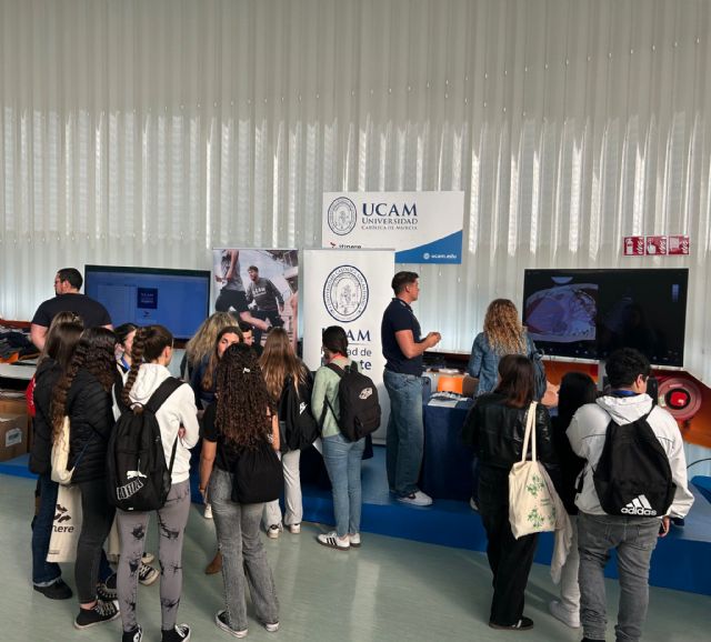 UCAM Cartagena difunde práctica sanitaria y deportiva en ITINERE