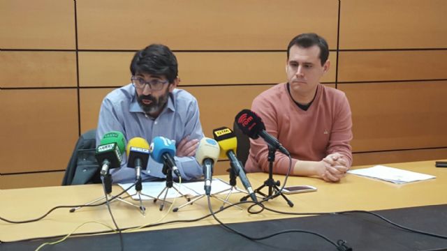 Cambiemos recuerda que una docena de ayuntamientos han aprobado mociones prolaicismo con el apoyo de PSOE y las confluencias