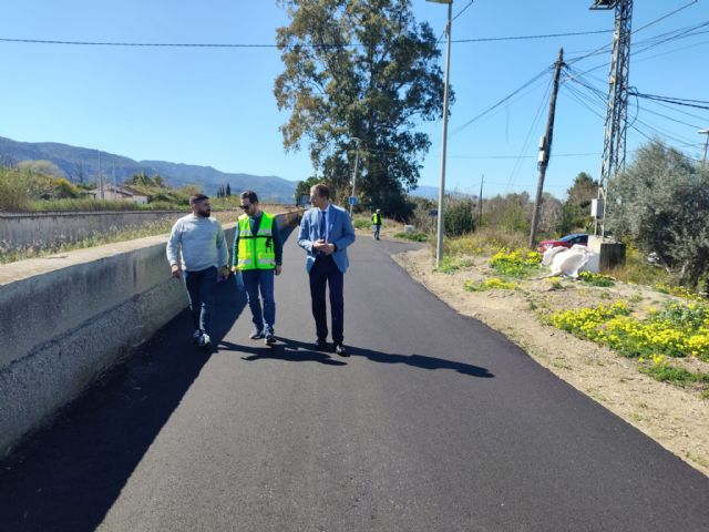 El Ayuntamiento renueva el asfaltado en el Camino de la Mota de Los Alemanes de la pedanía de Los Dolores