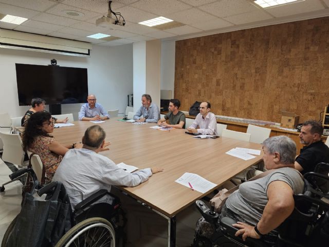 El Ayuntamiento de Murcia pone en marcha ayudas para impulsar el servicio de Eurotaxi