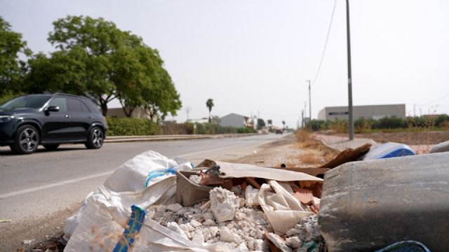 El colapso de la limpieza en Murcia: contenedores averiados, quinto contenedor paralizado y malestar vecinal en aumento
