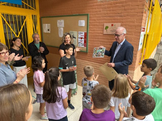 El Ayuntamiento reconoce la labor del CEIP Ciudad de la Paz por su implicación en desarrollar programas educativos sostenibles