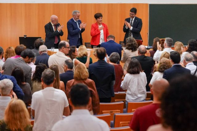 Eduardo Osuna toma posesión como decano de la Facultad de Medicina
