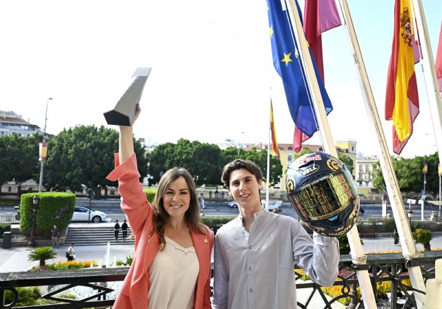 Murcia recibe a Máximo Quiles tras su título mundial de Moto3